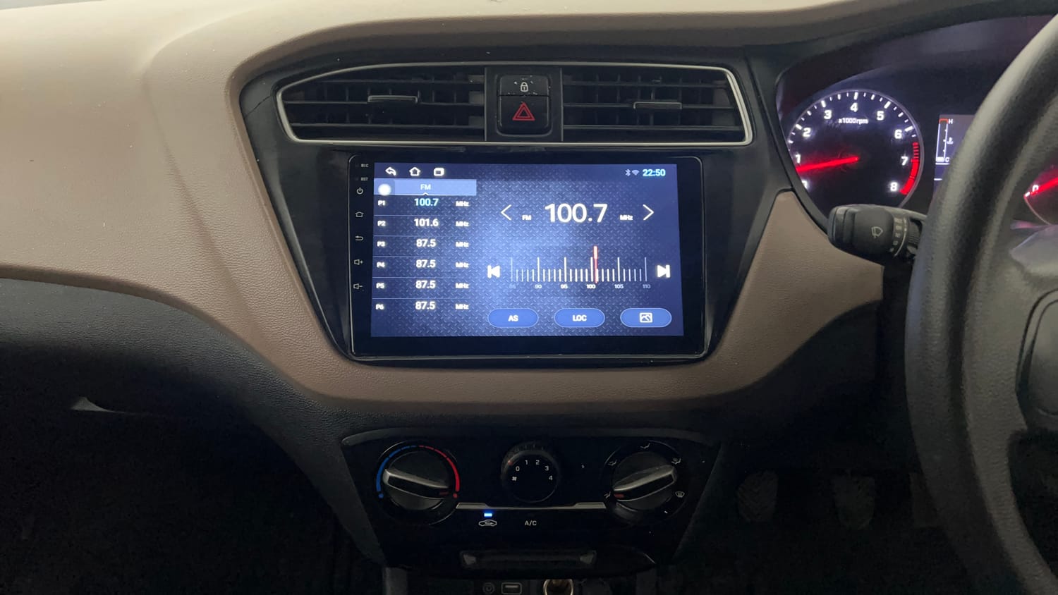 Used 2018 Hyundai Elite i20 Magna Executive 1.2 Petrol Manual interior MUSIC SYSTEM & AC CONTROL VIEW