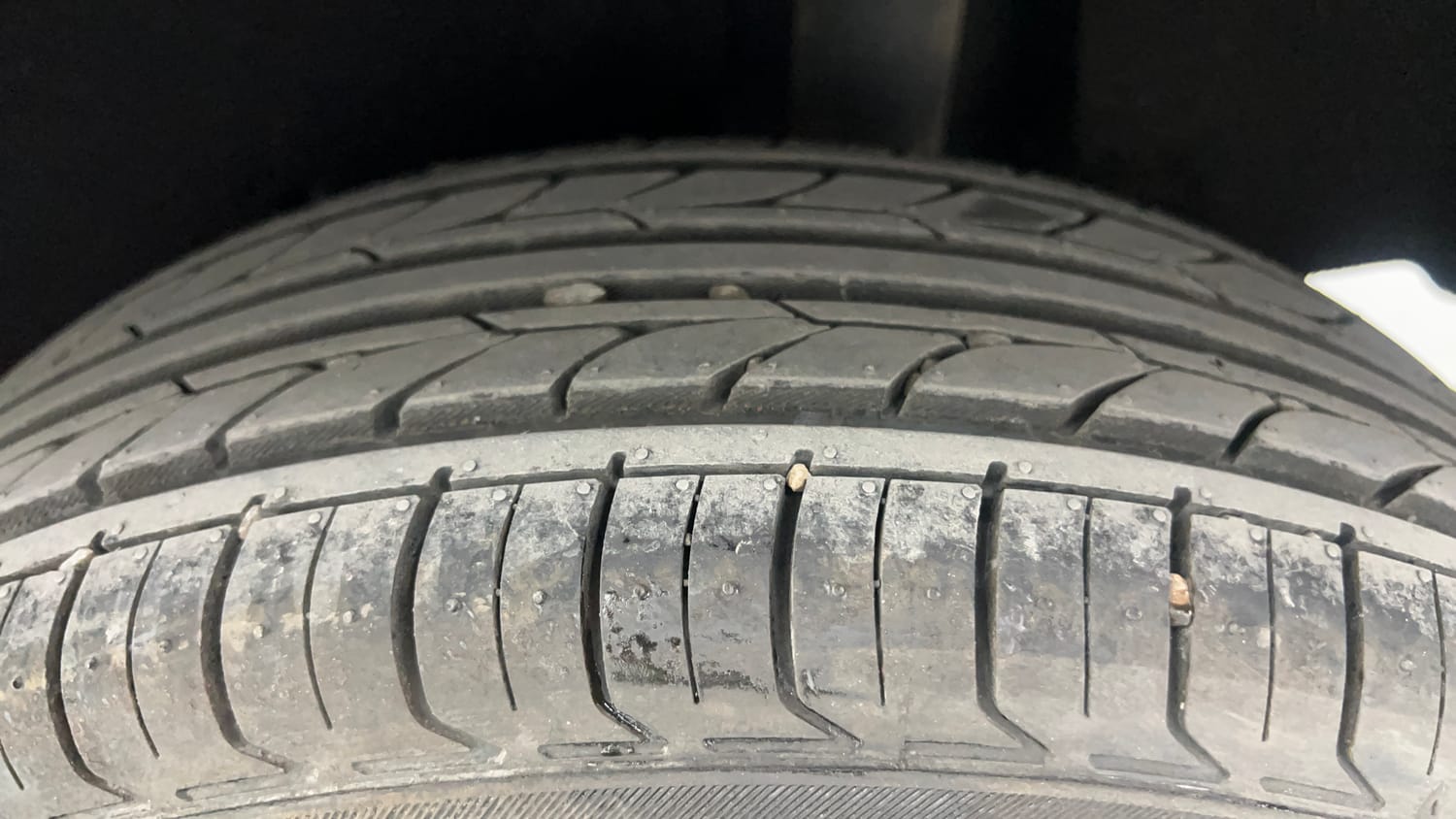 Used 2017 Maruti Suzuki Baleno Delta 1.2 Petrol Manual tyres LEFT REAR TYRE TREAD VIEW