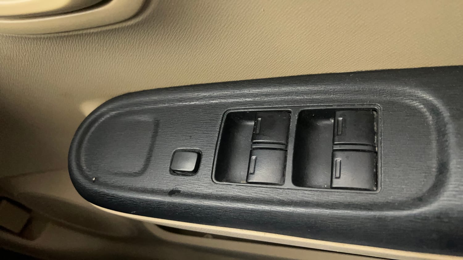 Used 2015 Honda Amaze 1.2 E i-VTEC Petrol Manual top_features Power windows