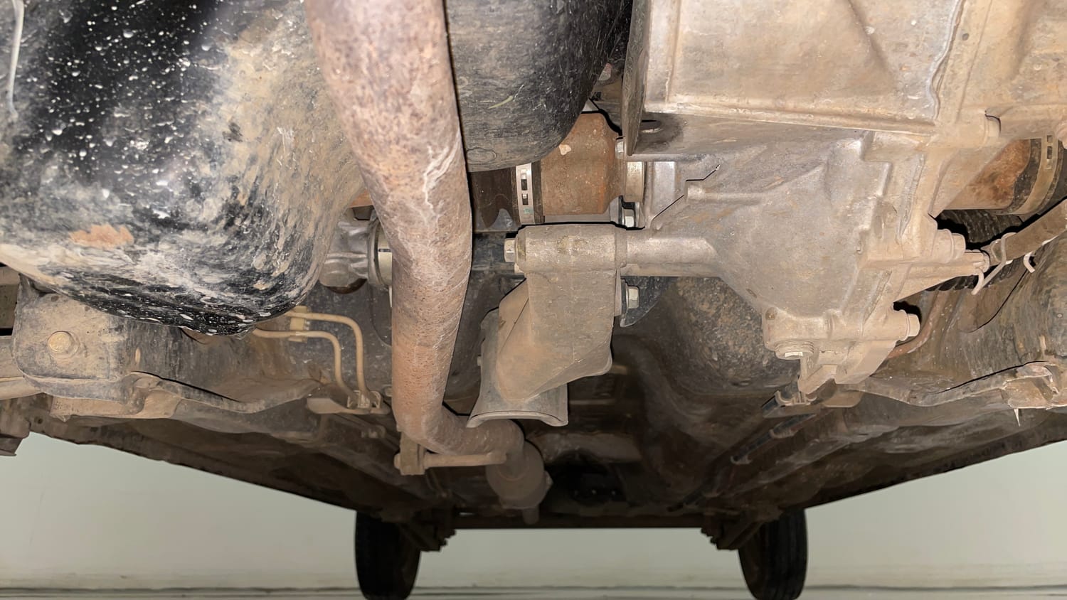 Used 2017 Maruti Suzuki Alto 800 LXi Petrol Manual extra FRONT LEFT UNDERBODY VIEW