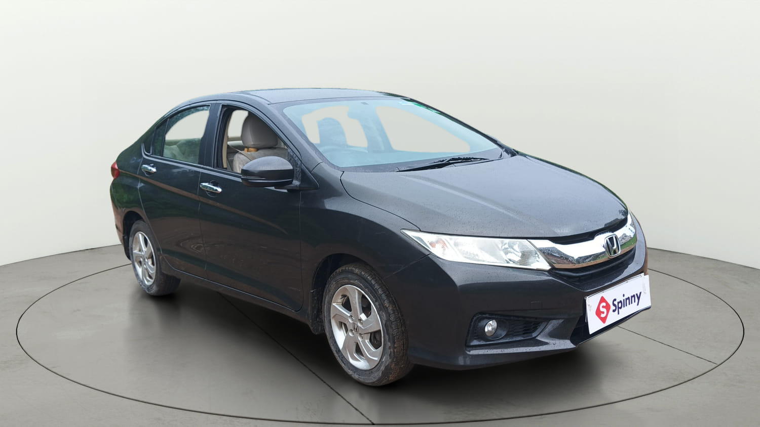Used 2015 Honda City V Petrol Manual exterior RIGHT FRONT CORNER VIEW