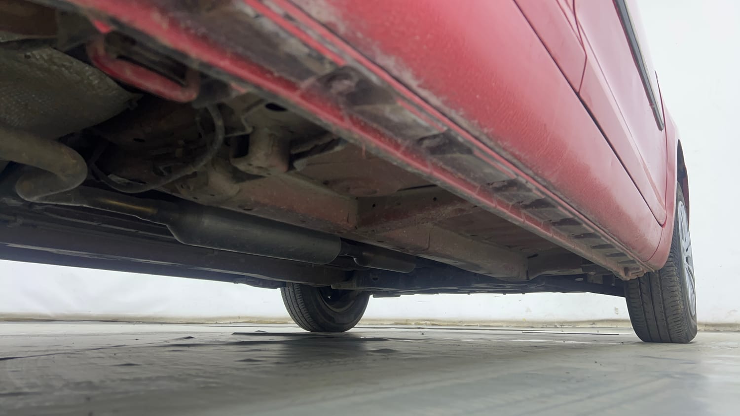 Used 2015 Maruti Suzuki Swift VXi Petrol Manual extra REAR RIGHT UNDERBODY VIEW