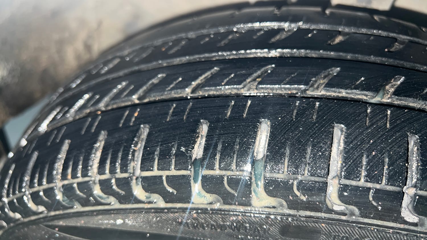 Used 2015 Maruti Suzuki Wagon R VXI Petrol Manual tyres RIGHT FRONT TYRE TREAD VIEW
