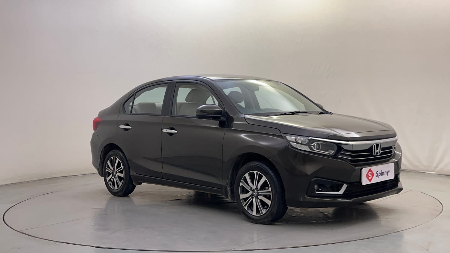 Used 2025 honda Amaze 2nd Generation VX 1.2 Petrol CVT Petrol Automatic exterior RIGHT FRONT CORNER VIEW