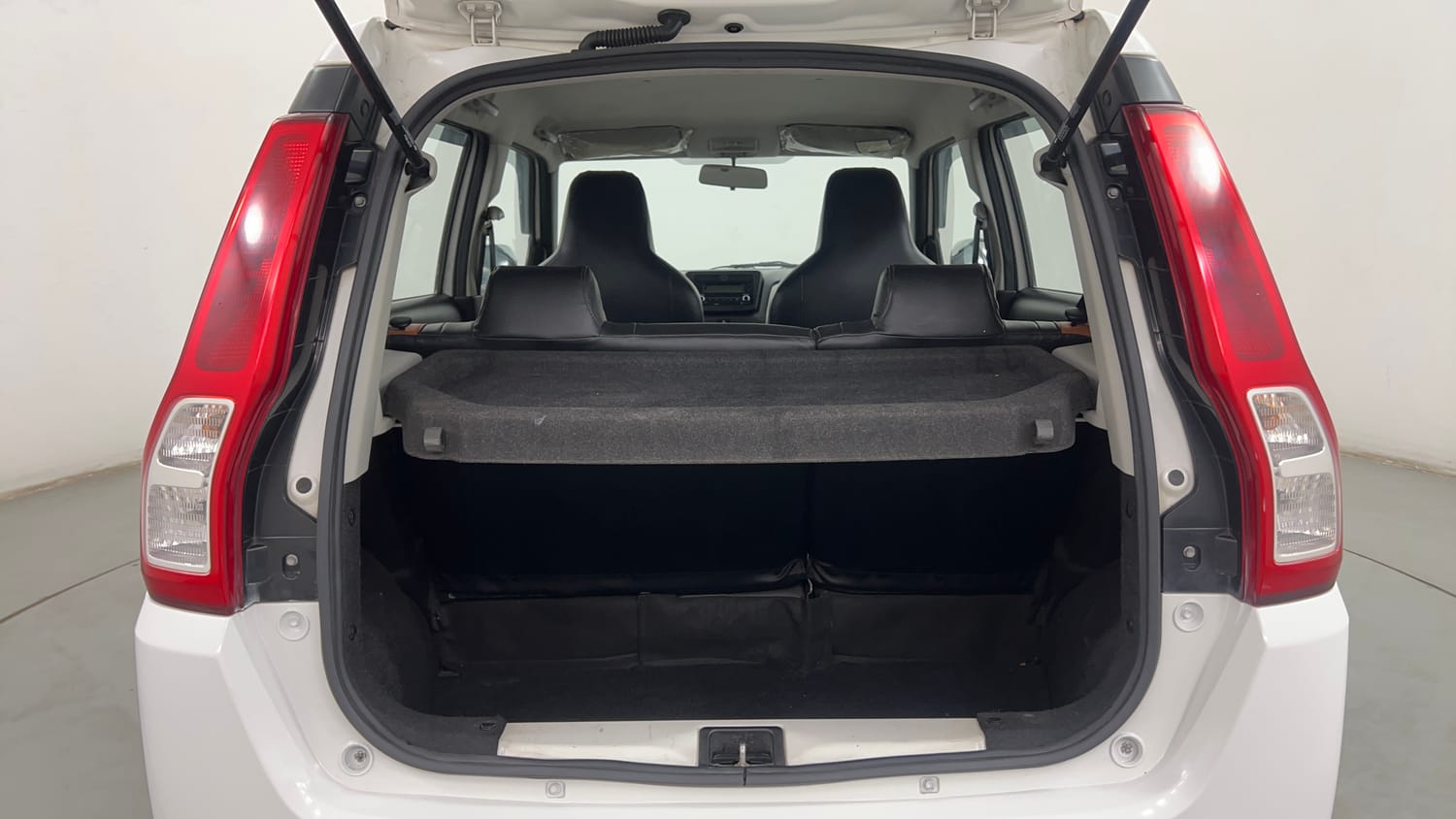 Used 2019 Maruti Suzuki Wagon R 1.0 VXI AMT Petrol Automatic interior DICKY INSIDE VIEW