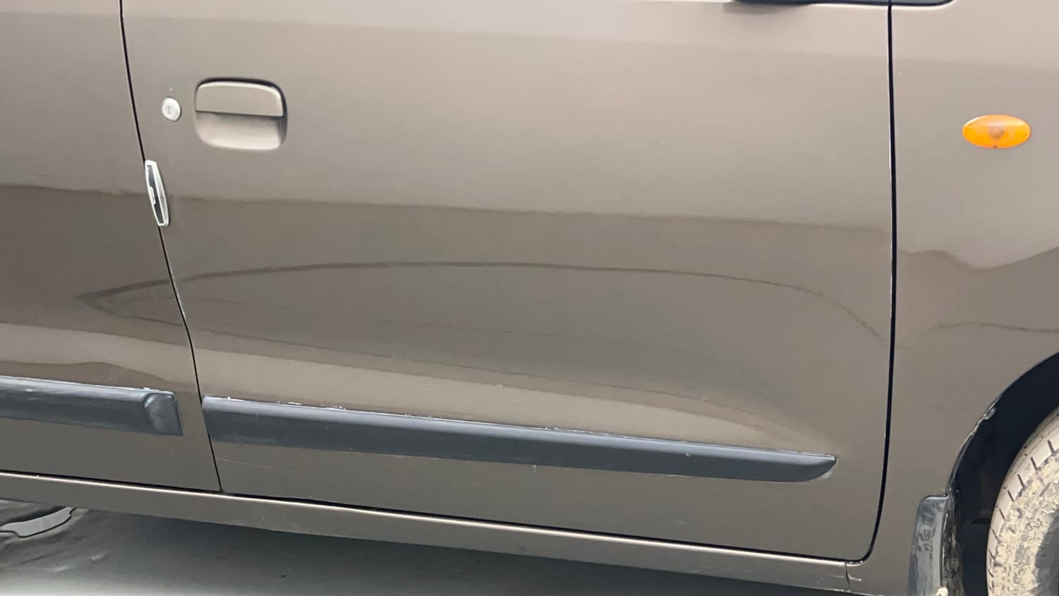 Used 2017 Maruti Suzuki Wagon R VXI Petrol Manual dents MINOR DENT