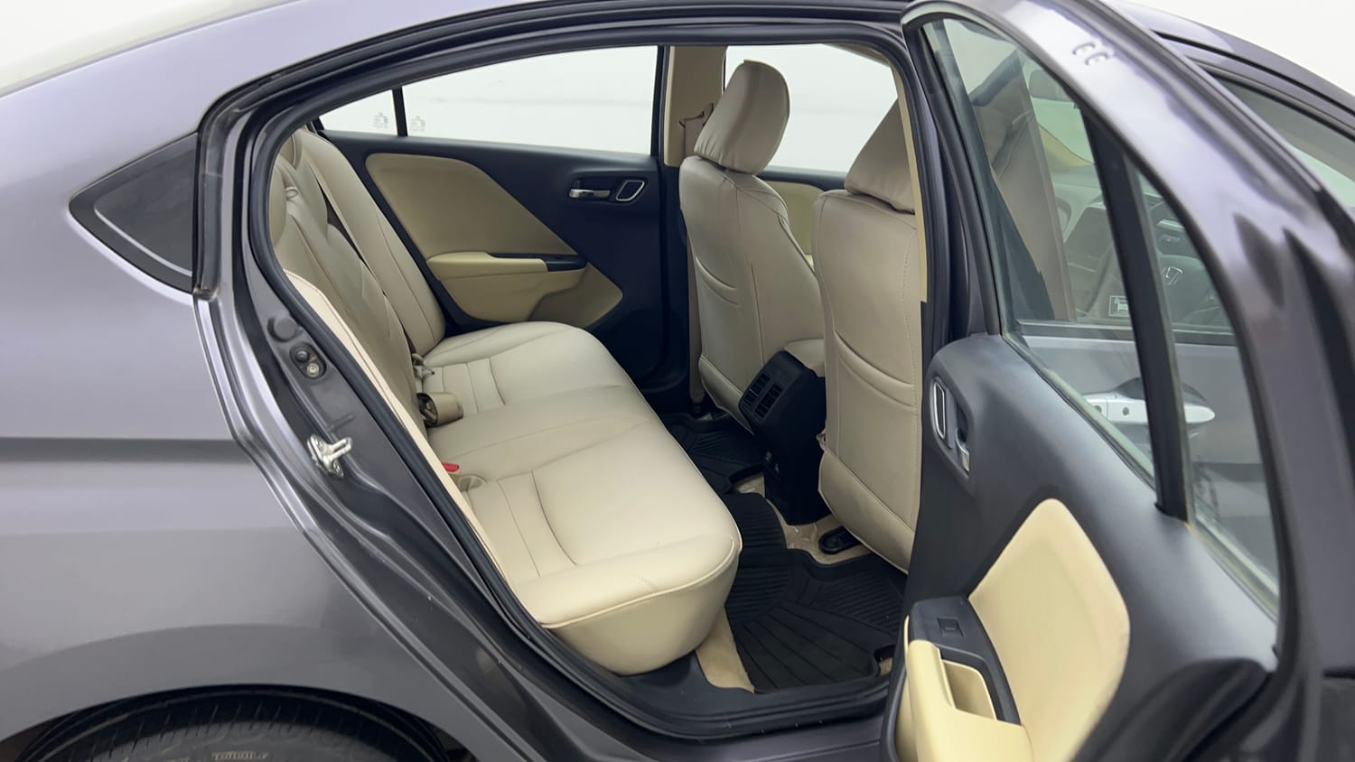 Used 2019 Honda City V Petrol Petrol Manual interior RIGHT SIDE REAR DOOR CABIN VIEW