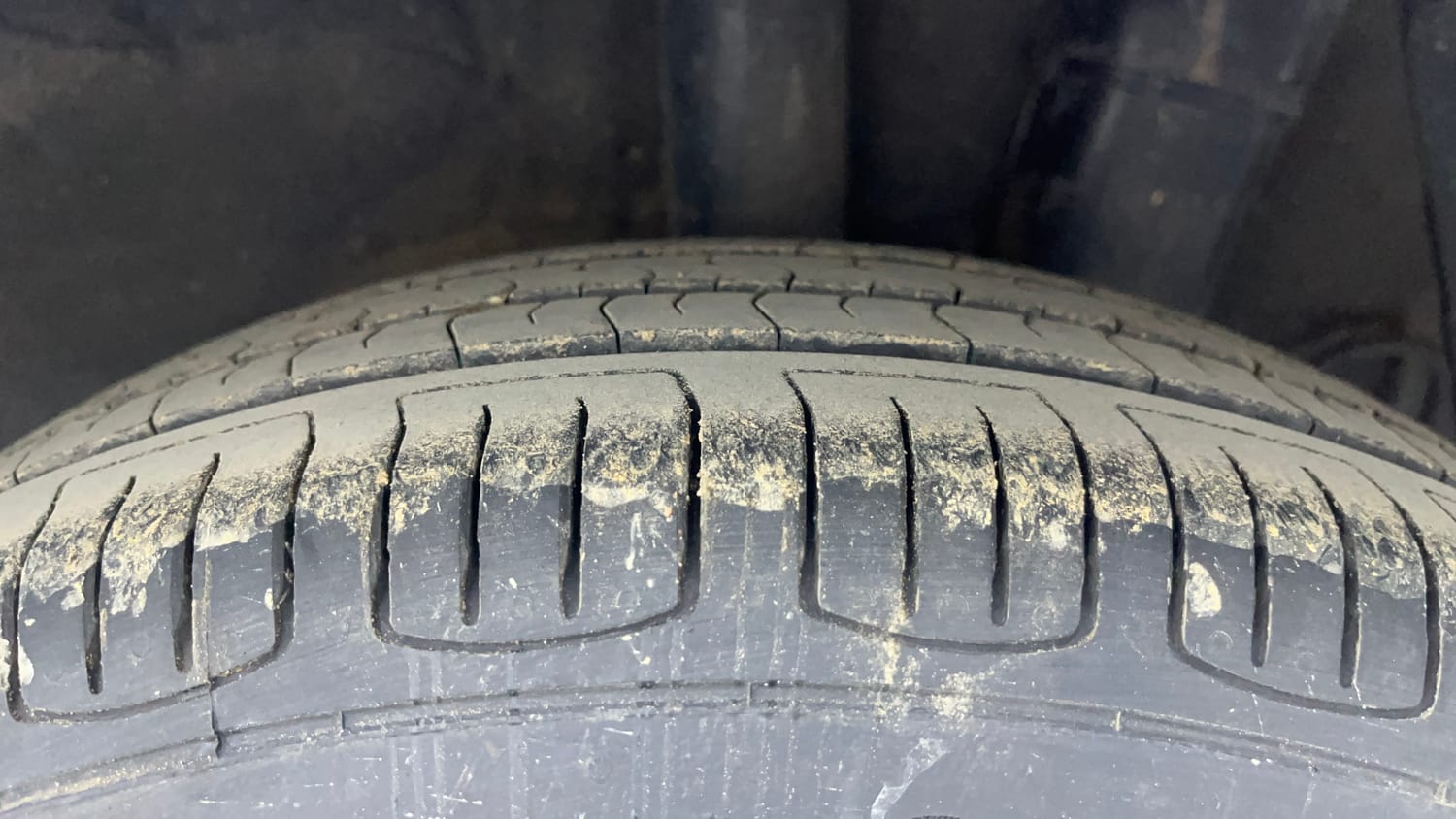 Used 2018 Hyundai Grand i10 Magna AT 1.2 Kappa VTVT Petrol Automatic tyres LEFT REAR TYRE TREAD VIEW