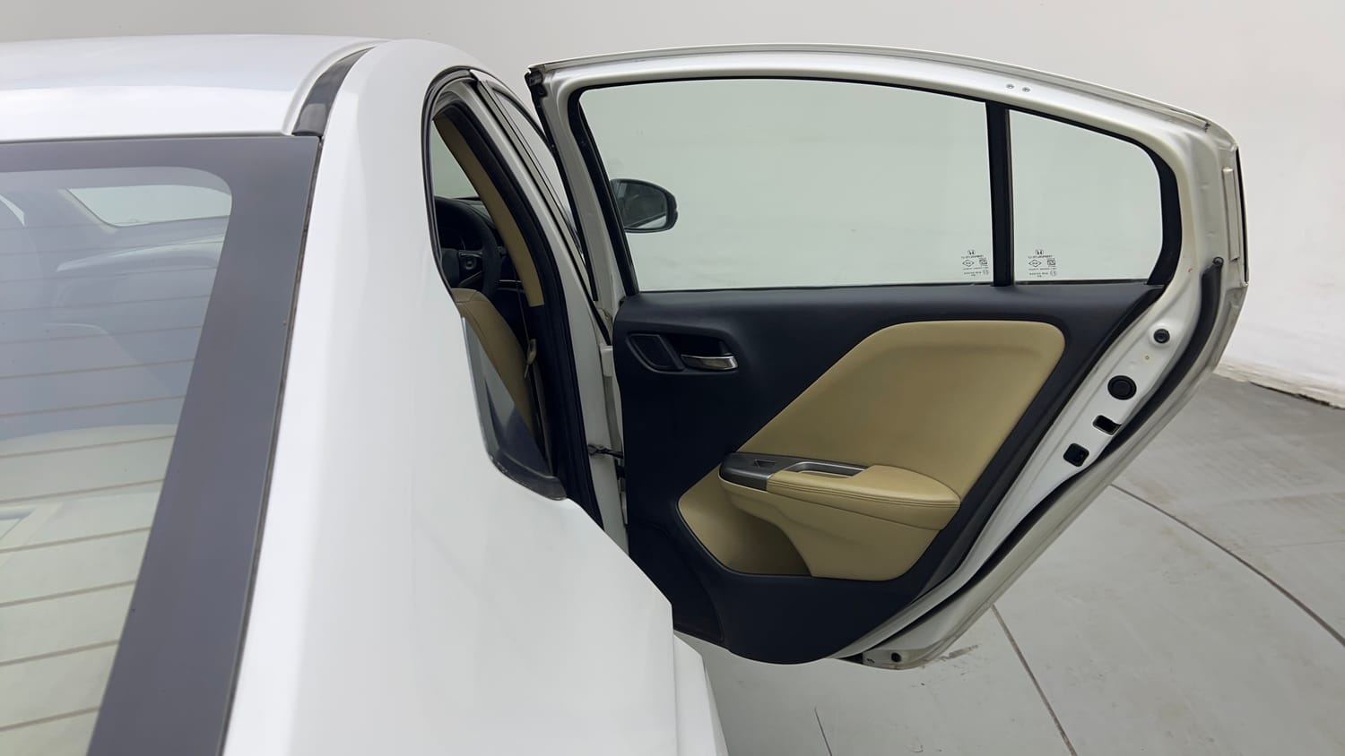 Used 2016 Honda City VX CVT Petrol Automatic interior RIGHT REAR DOOR OPEN VIEW