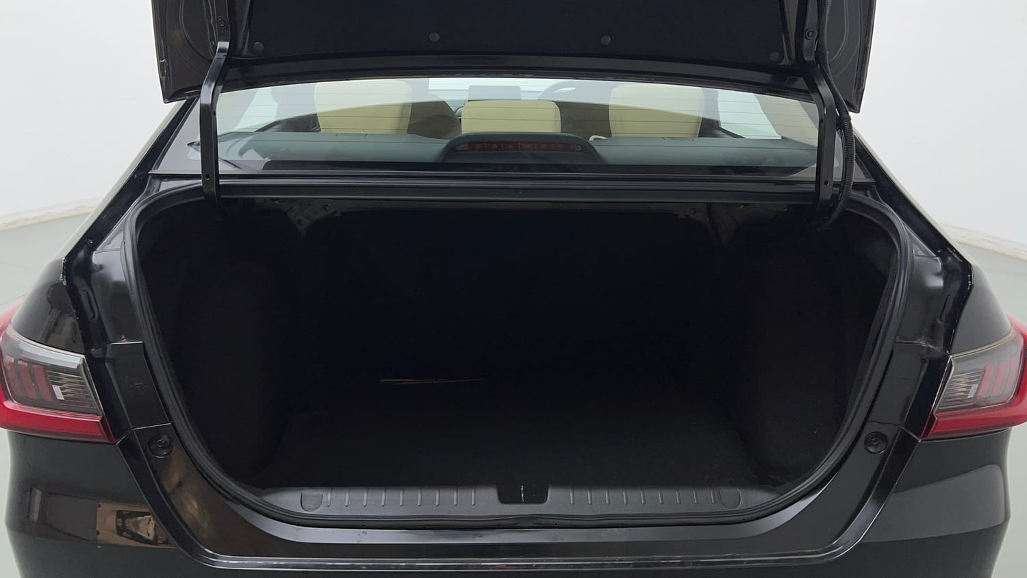 Used 2025 Honda Amaze VX 1.2 Petrol CVT Petrol Automatic interior DICKY INSIDE VIEW