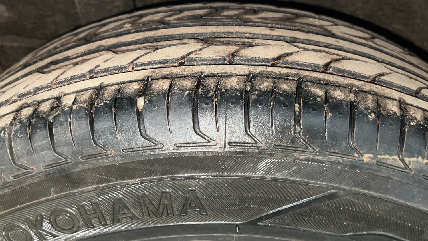 Used 2022 Hyundai Venue SX 1.2 Petrol Petrol Manual tyres RIGHT REAR TYRE TREAD VIEW