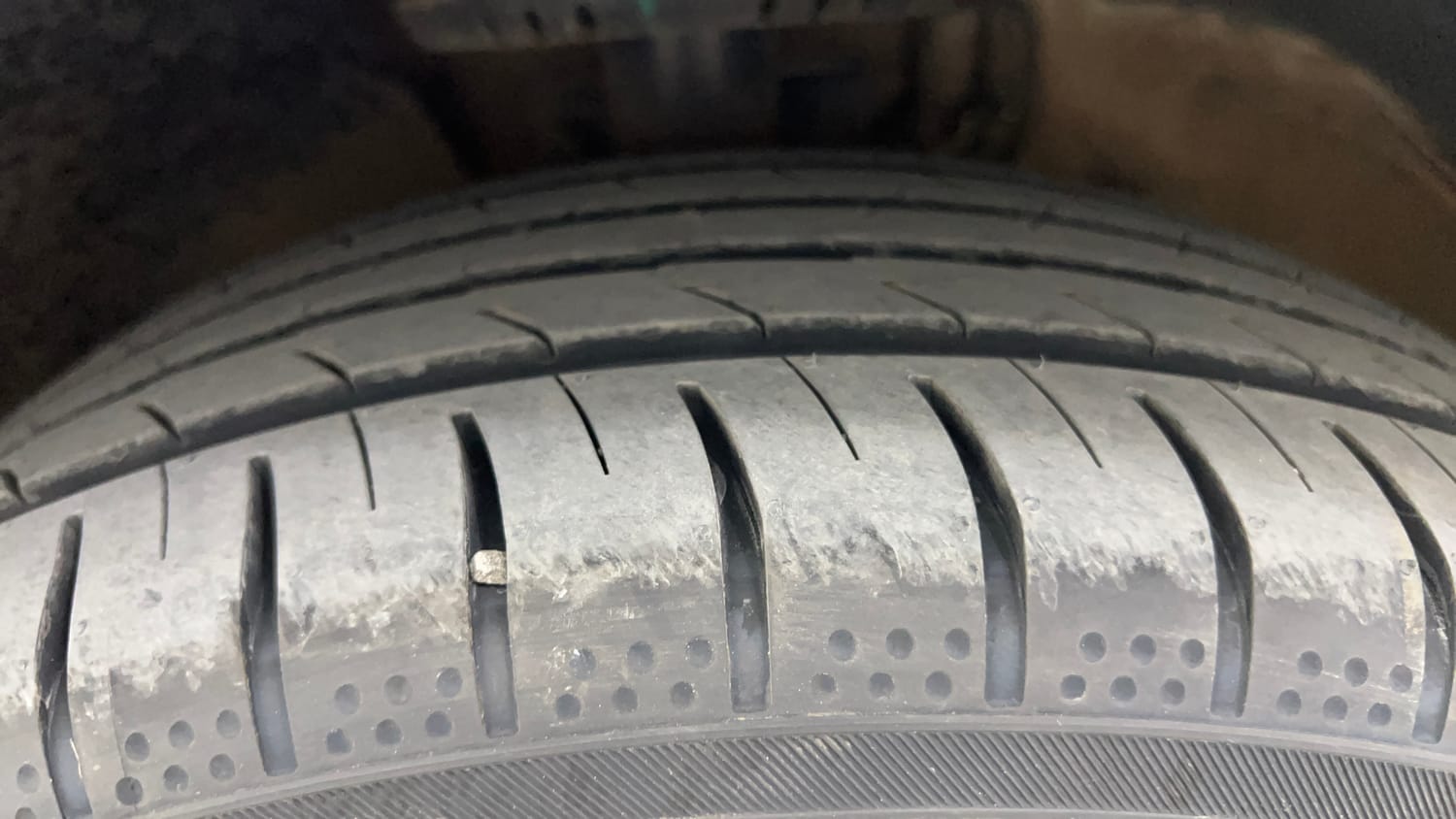 Used 2019 Volkswagen Ameo Highline Plus 1.5L AT (D)16 Alloy Diesel Automatic tyres LEFT FRONT TYRE TREAD VIEW