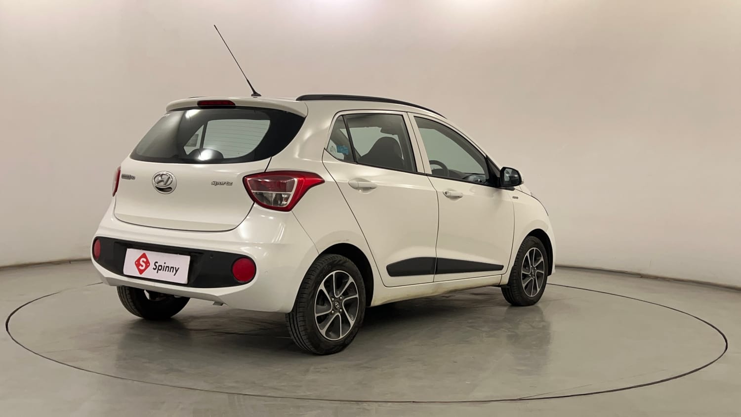 Used 2018 Hyundai Grand i10 Sportz AT 1.2 Kappa VTVT Petrol Automatic exterior RIGHT REAR CORNER VIEW