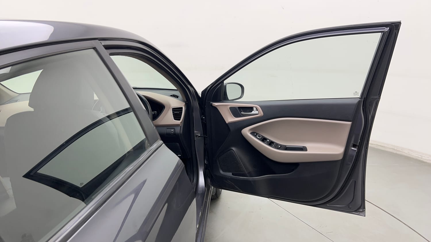Used 2020 Hyundai Elite i20 Sportz Plus 1.2 Petrol Manual interior RIGHT FRONT DOOR OPEN VIEW