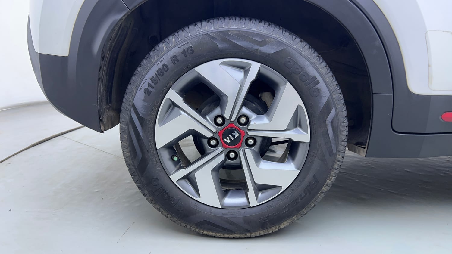Used 2020 Kia Sonet GTX Plus 1.5 Diesel Manual tyres RIGHT REAR TYRE RIM VIEW