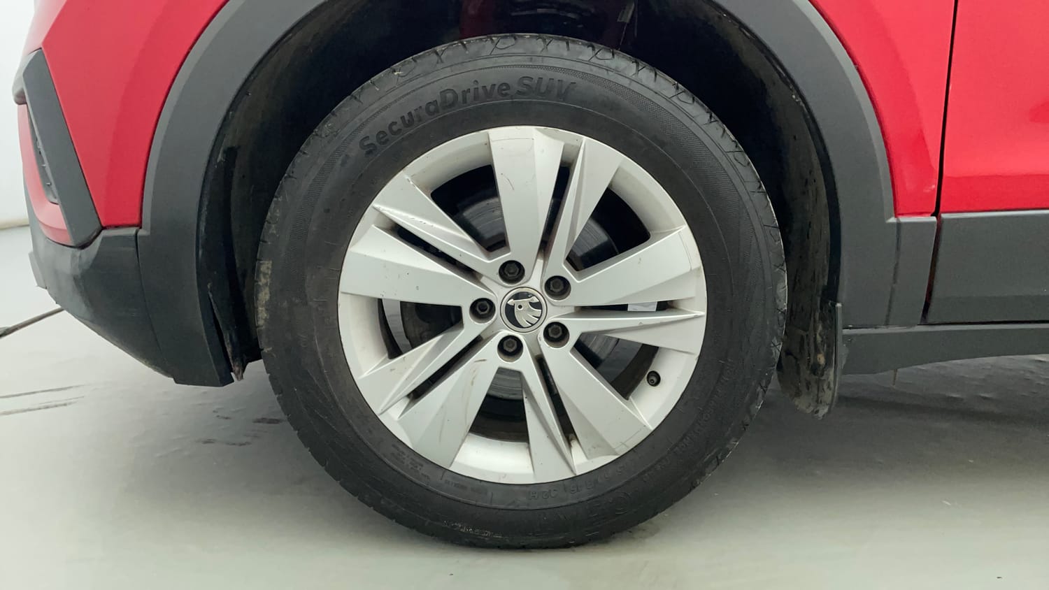 Used 2023 Skoda Kushaq Ambition 1.0L TSI MT Petrol Manual tyres LEFT FRONT TYRE RIM VIEW