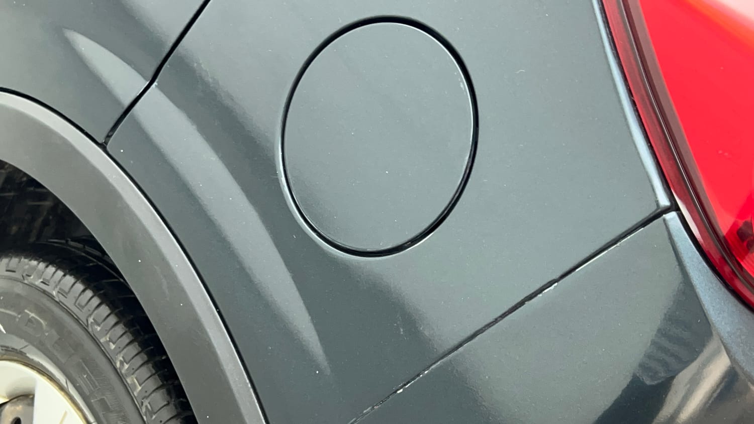 Used 2022 Mahindra XUV 300 W6 1.2 Petrol Petrol Manual dents MINOR SCRATCH