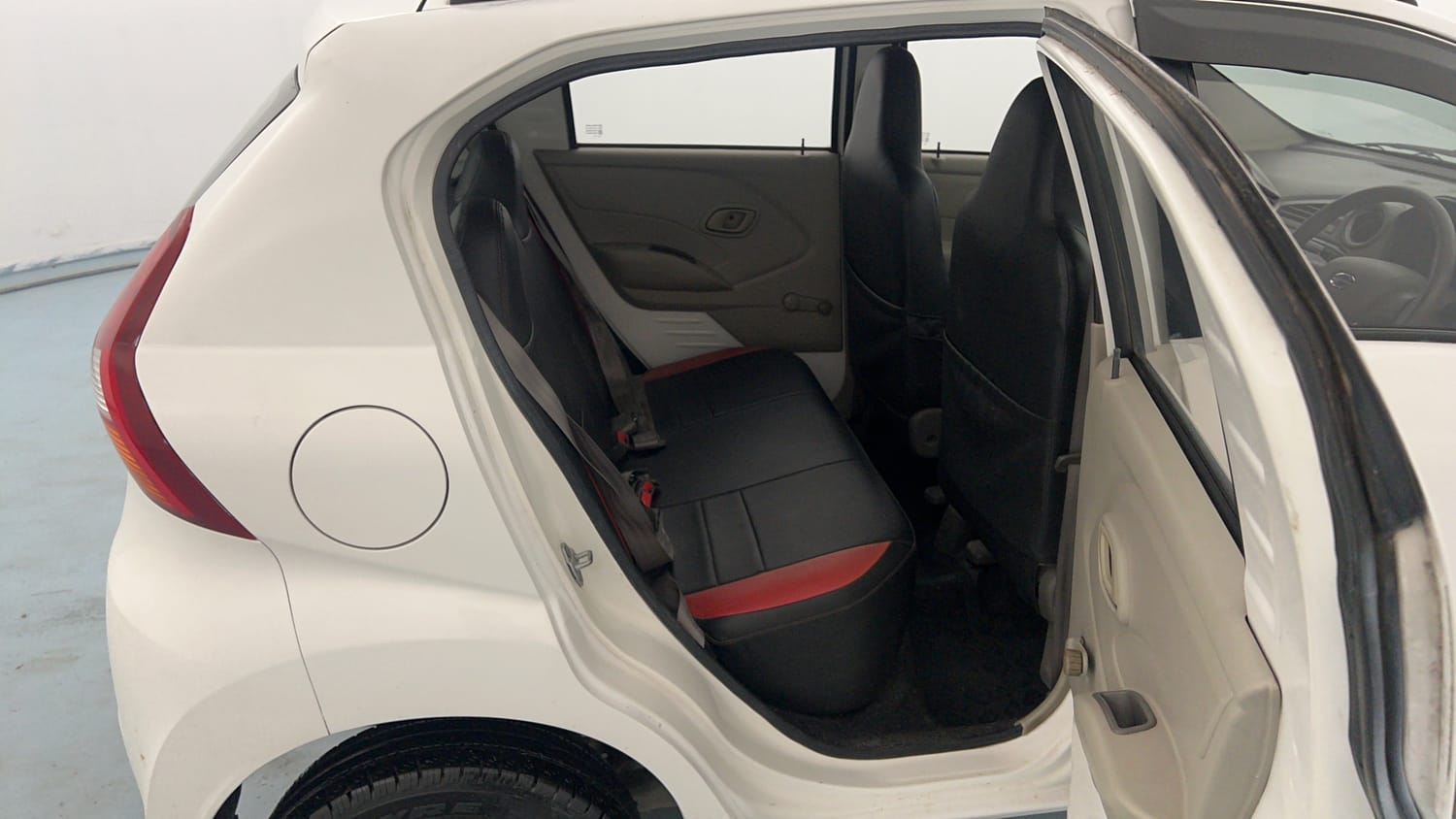 Used 2016 Datsun Redi-GO S Petrol Manual interior RIGHT SIDE REAR DOOR CABIN VIEW