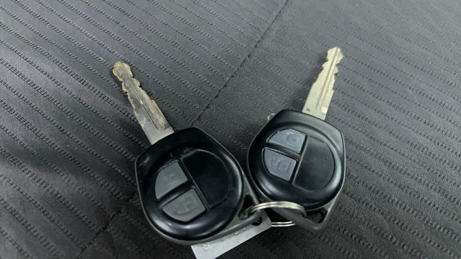 Used 2015 Maruti Suzuki Swift VXi Petrol Manual extra CAR KEY VIEW