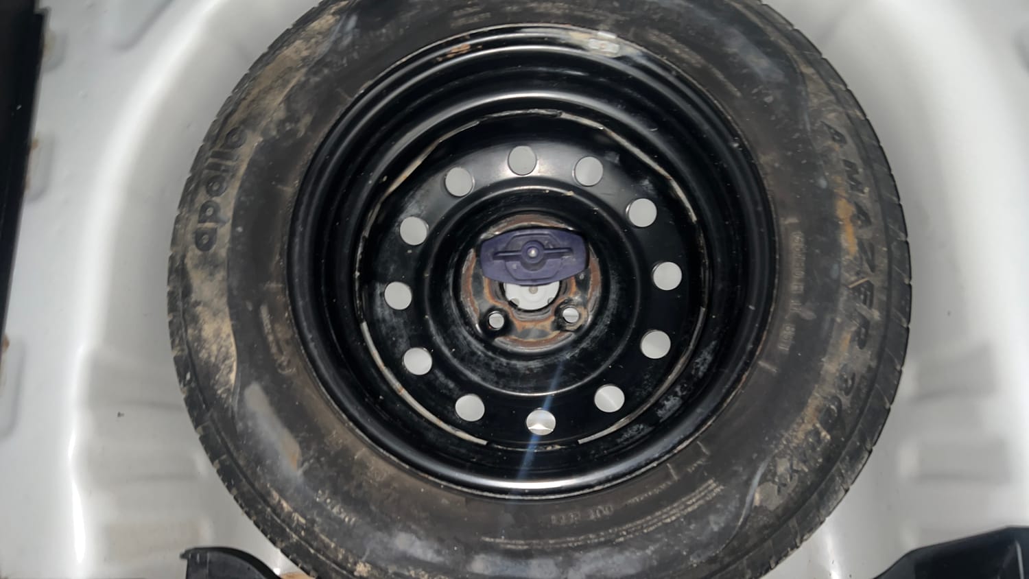 Used 2021 Maruti Suzuki Swift VXi Petrol Manual tyres SPARE TYRE VIEW