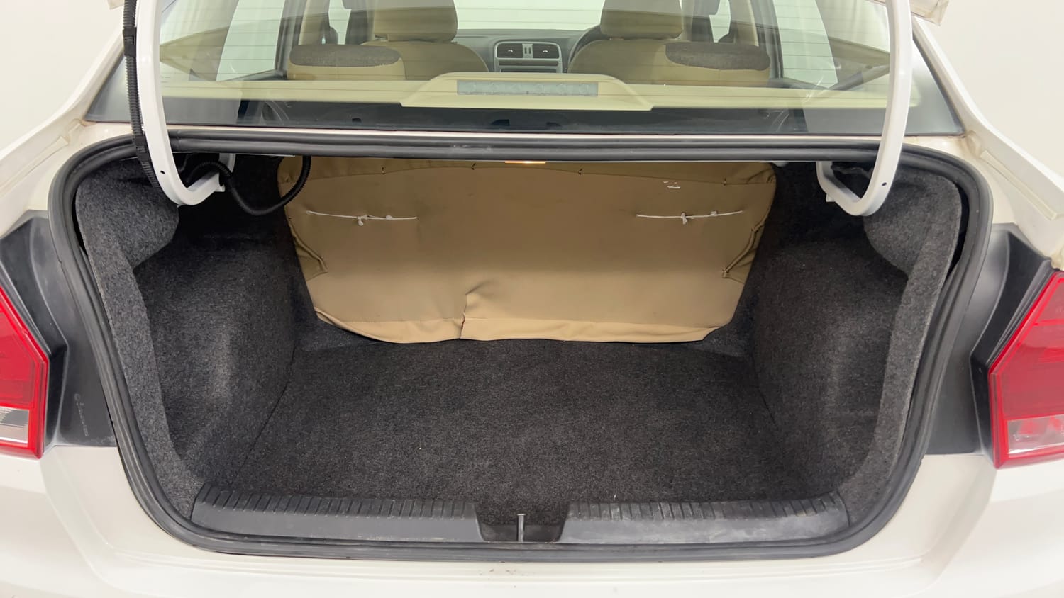 Used 2019 Volkswagen Ameo Highline Plus 1.5L AT (D)16 Alloy Diesel Automatic interior DICKY INSIDE VIEW