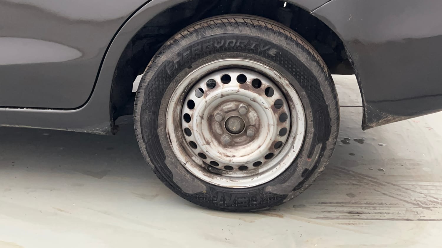 Used 2015 Honda Amaze 1.2 E i-VTEC Petrol Manual tyres LEFT REAR TYRE RIM VIEW