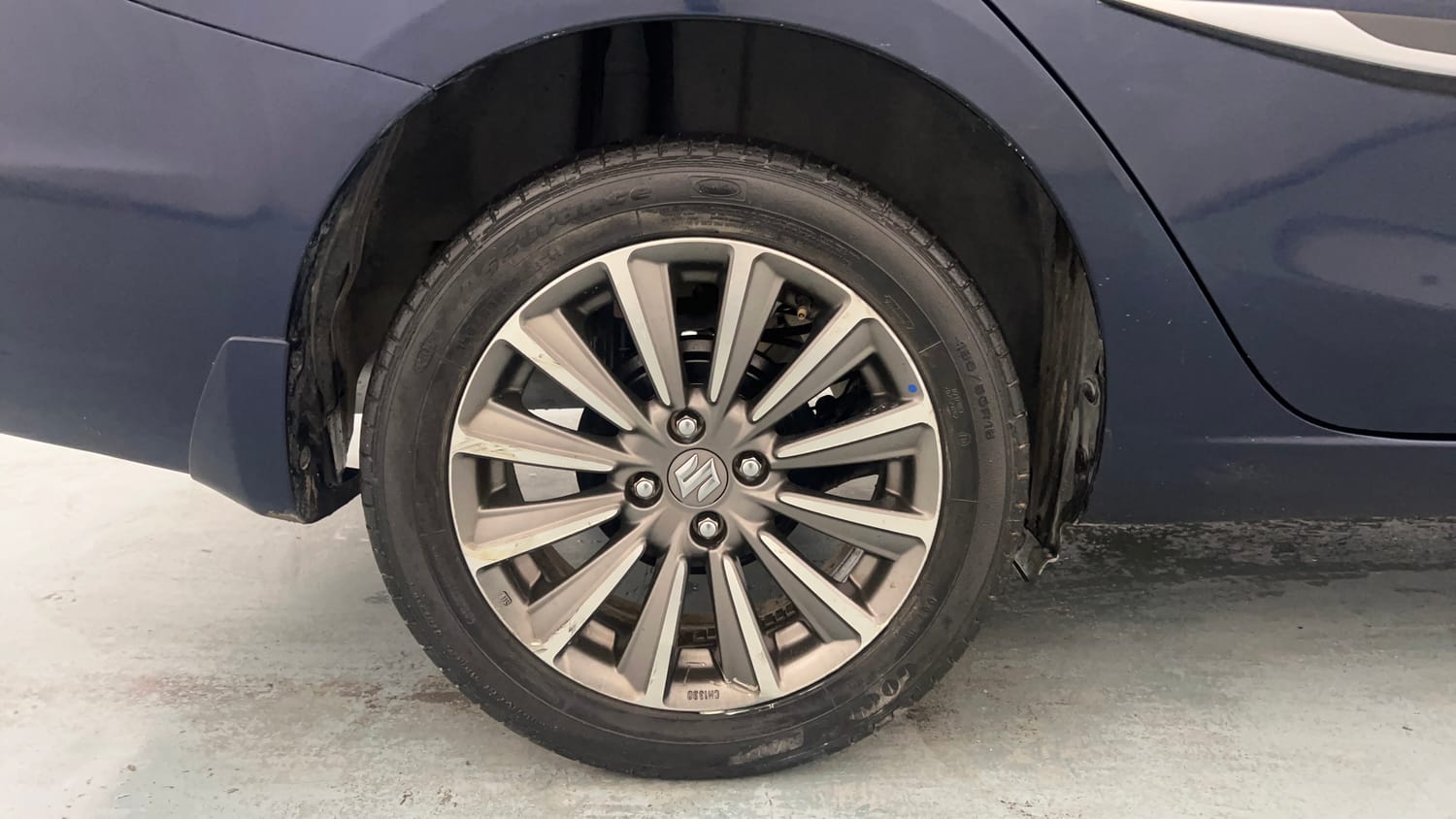 Used 2022 Maruti Suzuki Ciaz Alpha 1.5 Petrol Manual tyres RIGHT REAR TYRE RIM VIEW