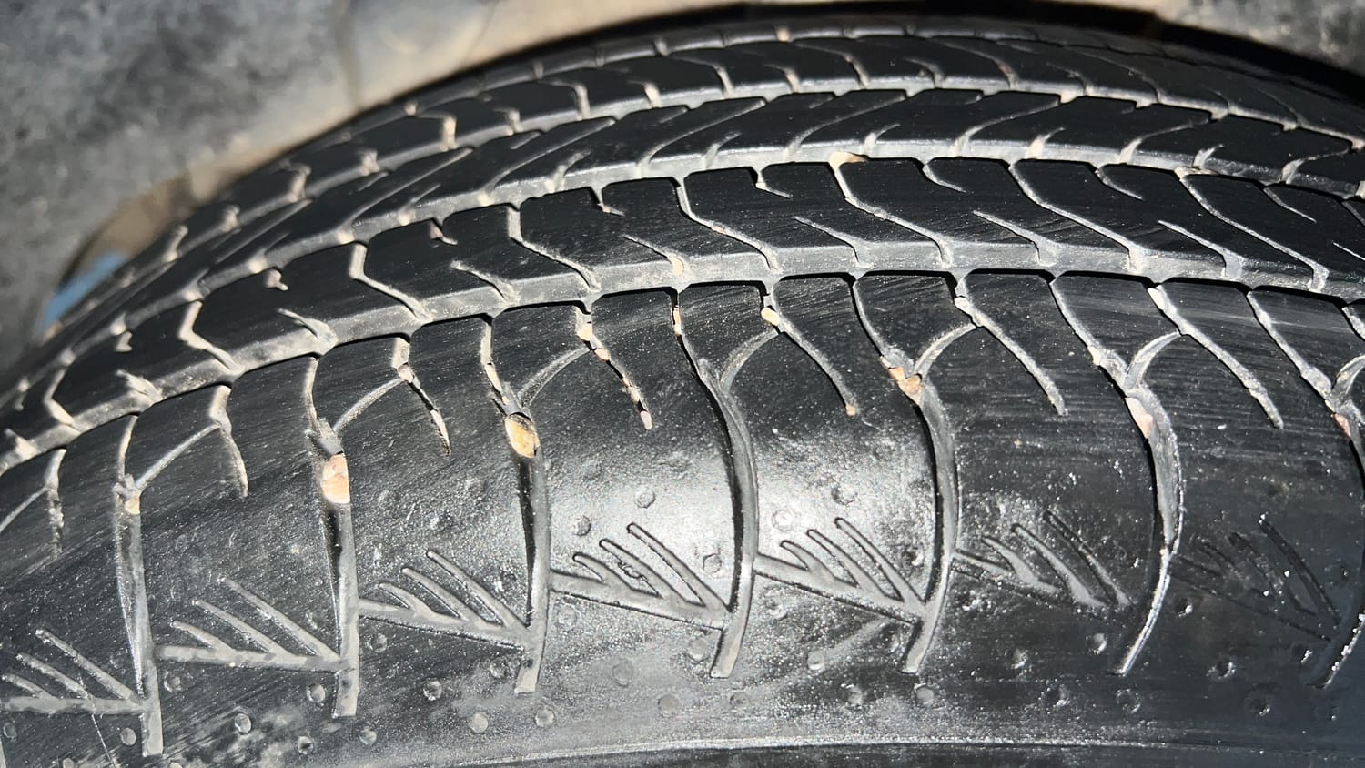 Used 2021 Kia Seltos GTX Plus DCT 1.4 Petrol Automatic tyres RIGHT REAR TYRE TREAD VIEW