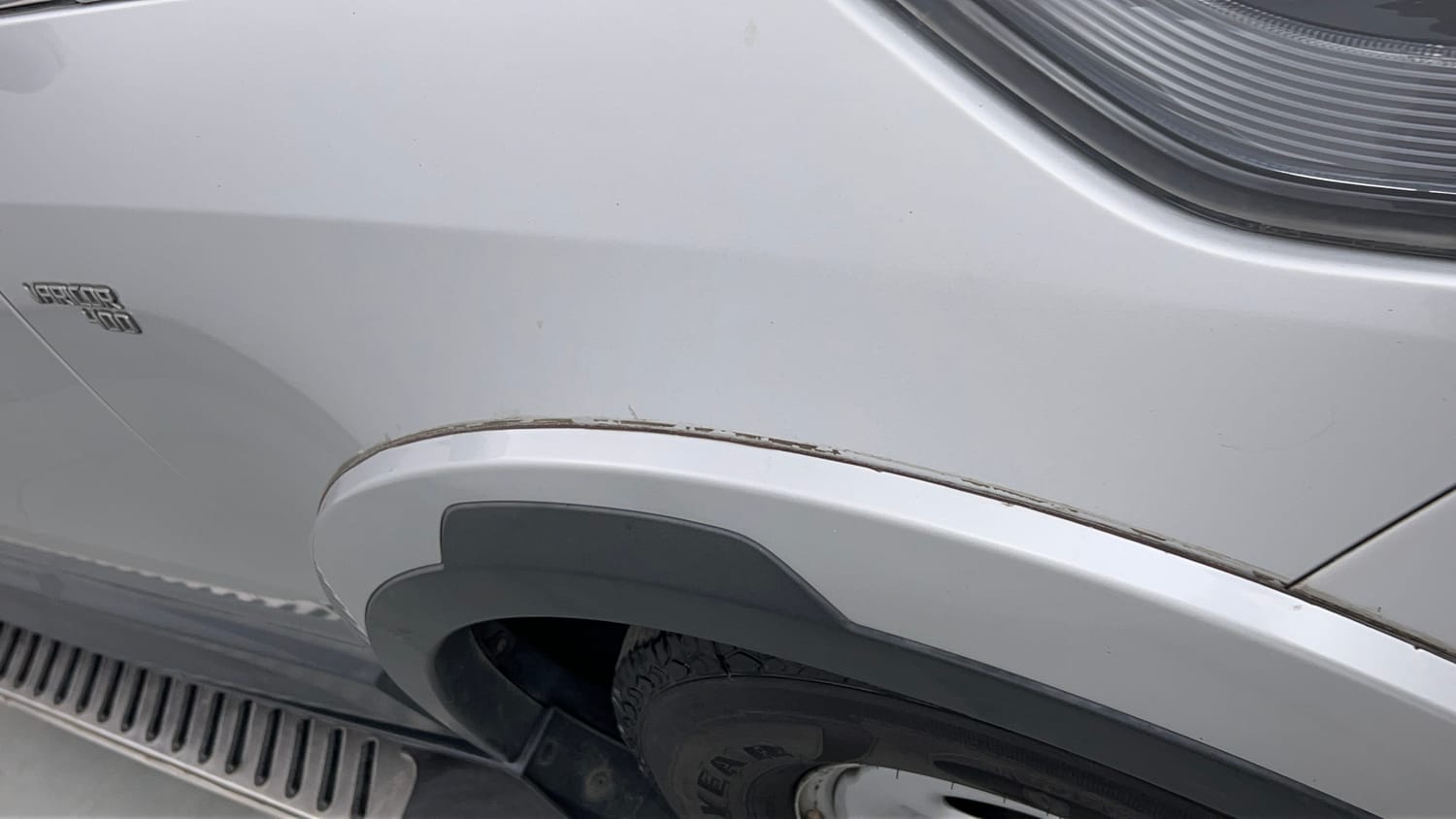 Used 2017 Tata Hexa XM 4x2 7 STR Diesel Manual dents MINOR SCRATCH