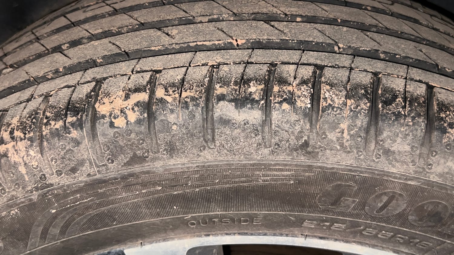 Used 2023 MG Motors Hector Smart Pro 1.5 Turbo MT Petrol Manual tyres RIGHT REAR TYRE TREAD VIEW