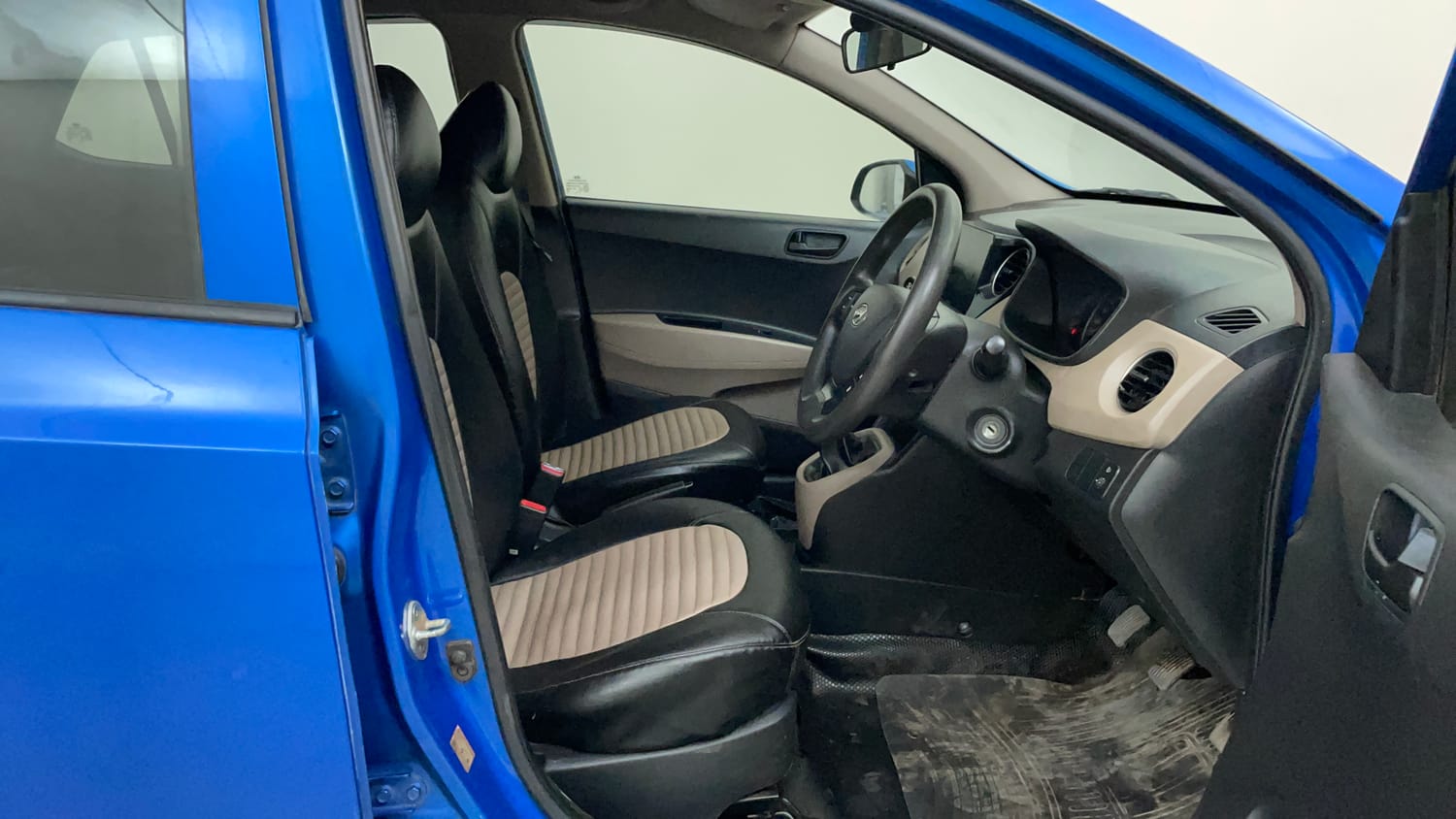 Used 2018 Hyundai Grand i10 Magna 1.2 Kappa VTVT Petrol Manual interior GEAR  KNOB VIEW