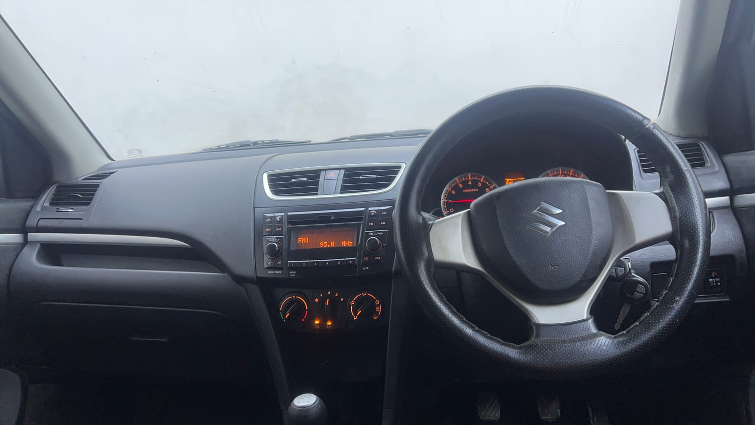 Used 2015 Maruti Suzuki Swift VXi Petrol Manual interior DASHBOARD VIEW