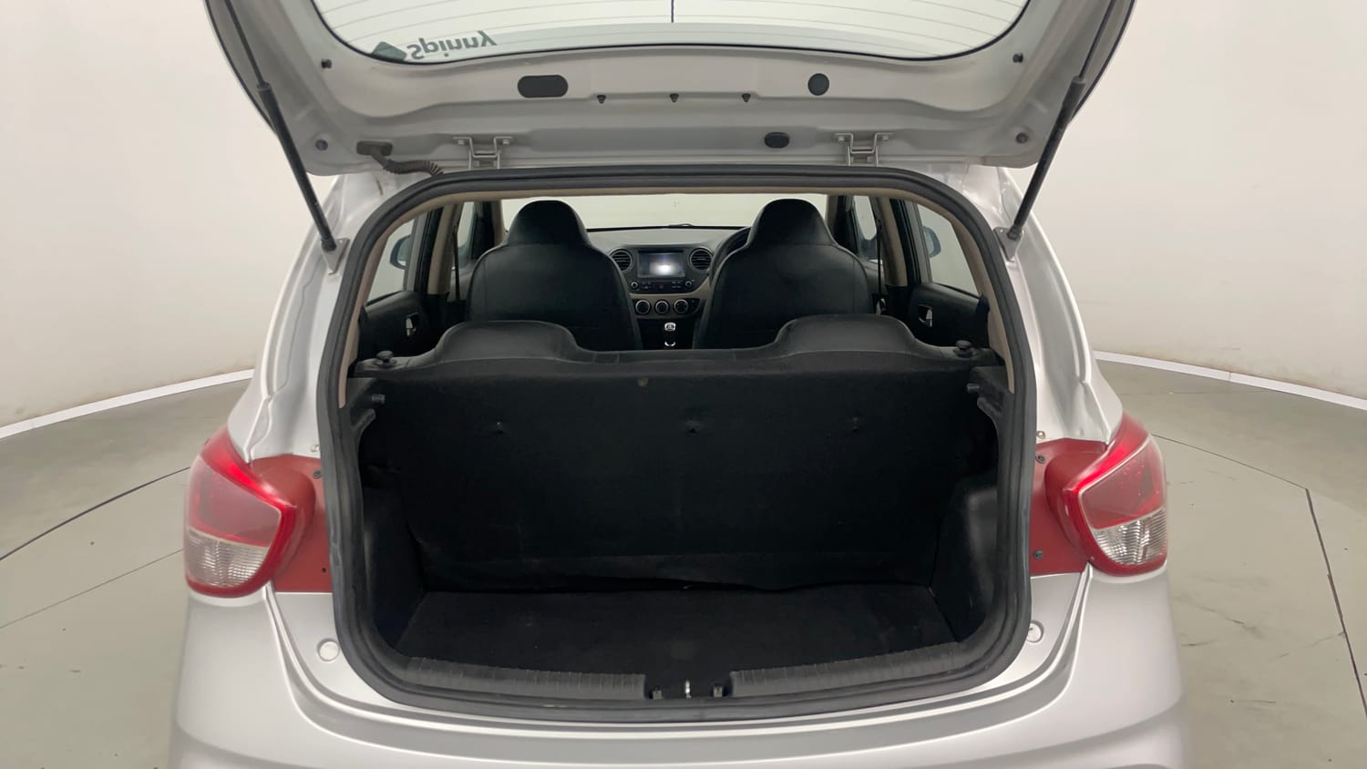 Used 2018 Hyundai Grand i10 Sportz 1.2 Kappa VTVT Petrol Manual interior DICKY INSIDE VIEW