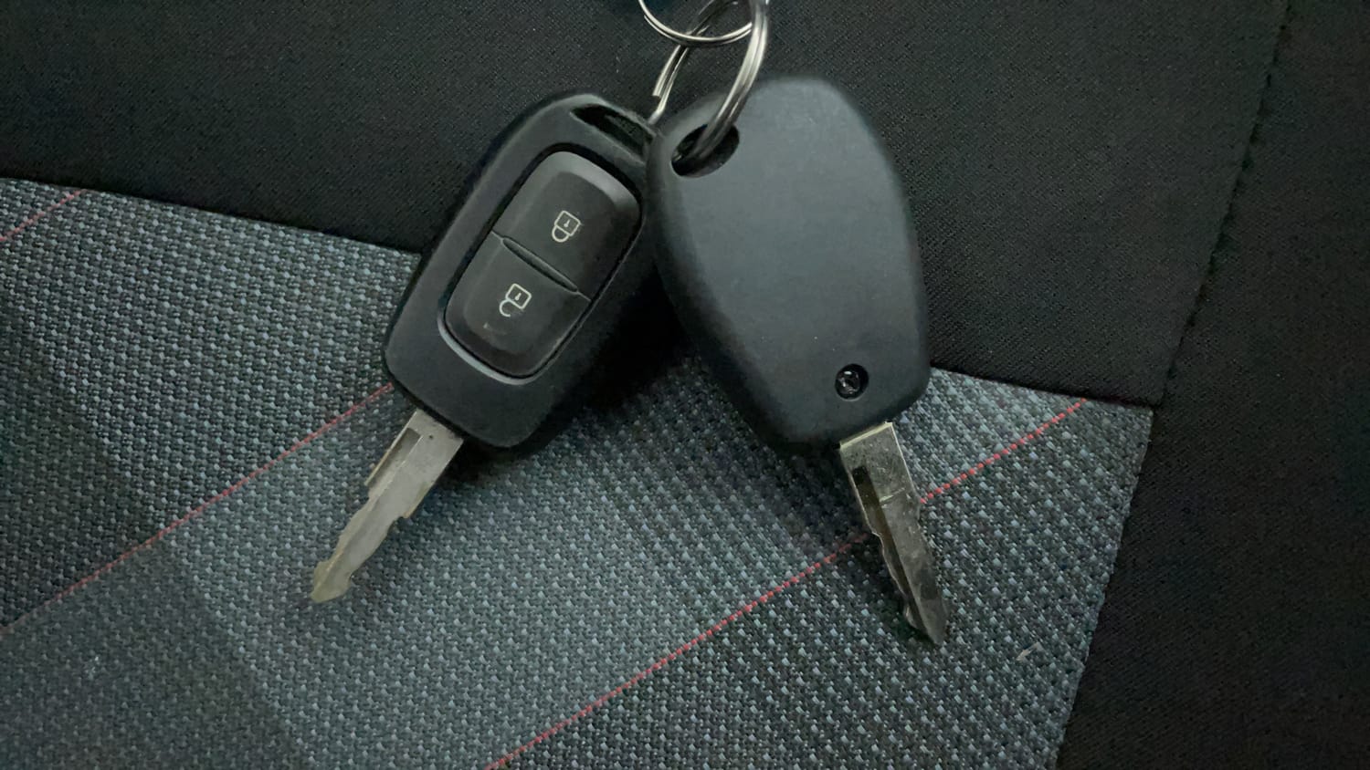 Used 2021 Renault Kwid RXT 1.0 AMT Opt Petrol Automatic extra CAR KEY VIEW