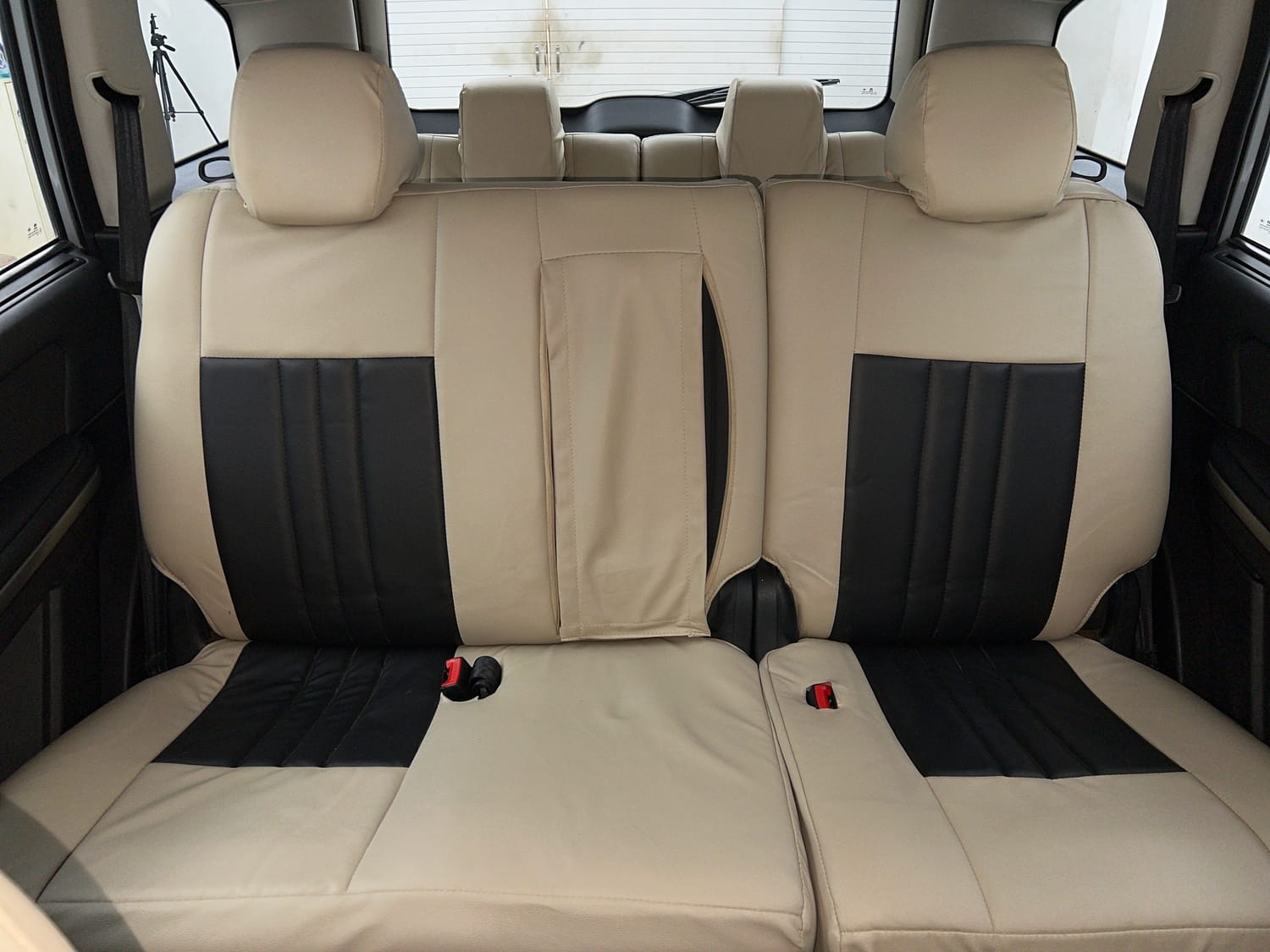 Used 2017 Tata Hexa XM 4x2 7 STR Diesel Manual interior REAR SEAT CONDITION VIEW
