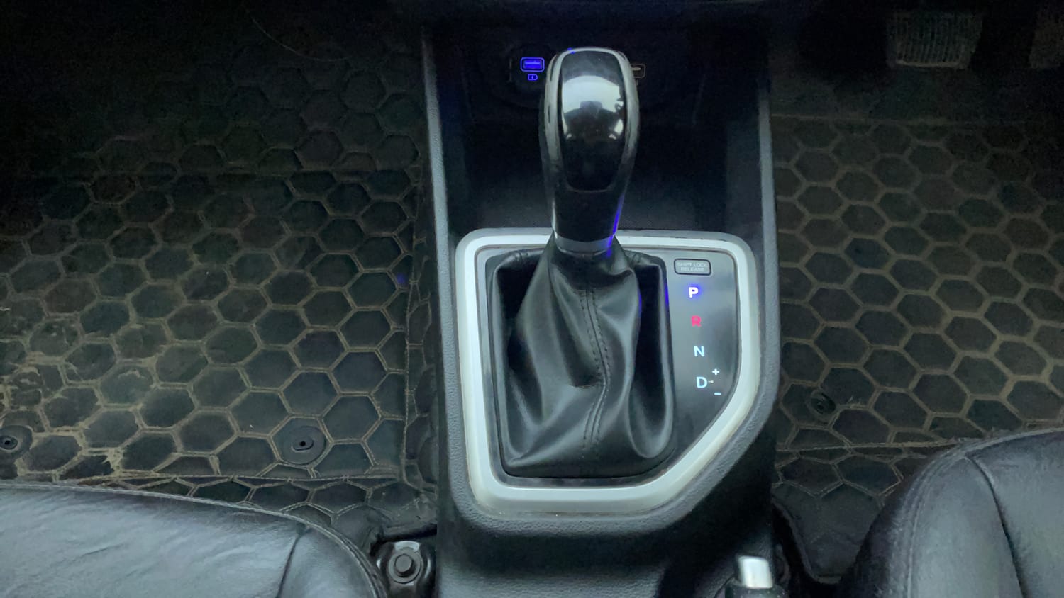 Used 2018 Hyundai Creta SX 1.6 AT CRDi Diesel Automatic interior GEAR  KNOB VIEW