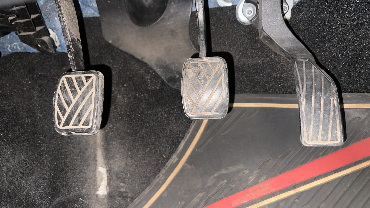 Used 2015 Maruti Suzuki Swift VXi Petrol Manual interior PEDALS VIEW