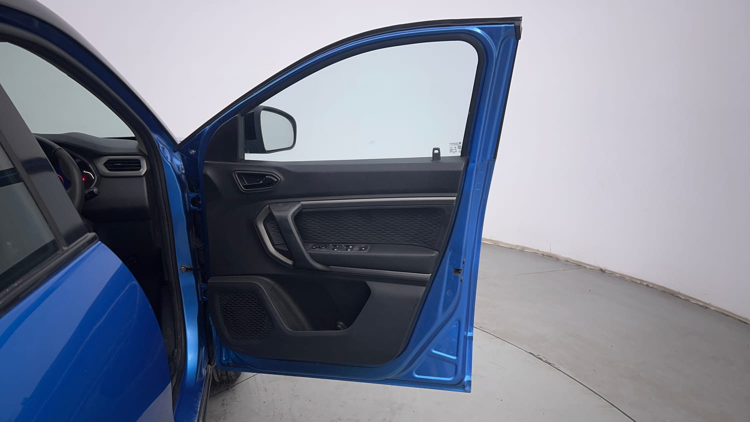 Used 2023 Renault Kiger RXZ 1.0 Turbo MT Dual Tone Petrol Manual interior RIGHT FRONT DOOR OPEN VIEW