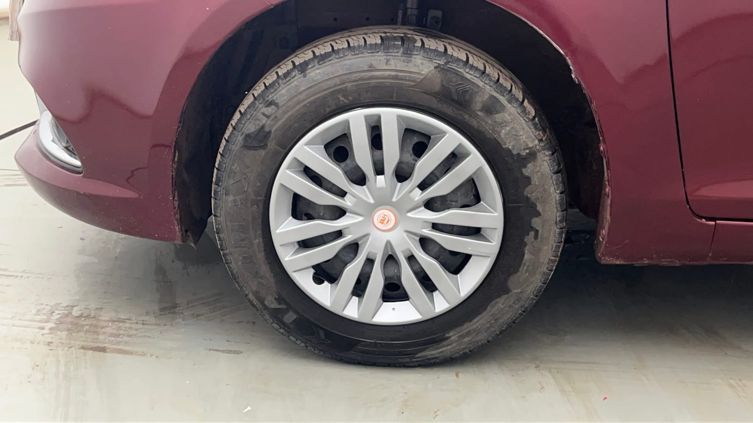 Used 2016 Maruti Suzuki Swift Dzire VXI Petrol Manual tyres LEFT FRONT TYRE RIM VIEW