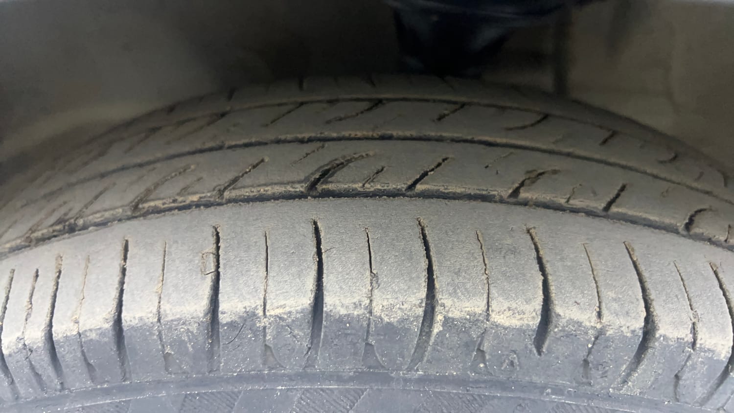 Used 2017 Maruti Suzuki Alto 800 LXi Petrol Manual tyres LEFT FRONT TYRE TREAD VIEW