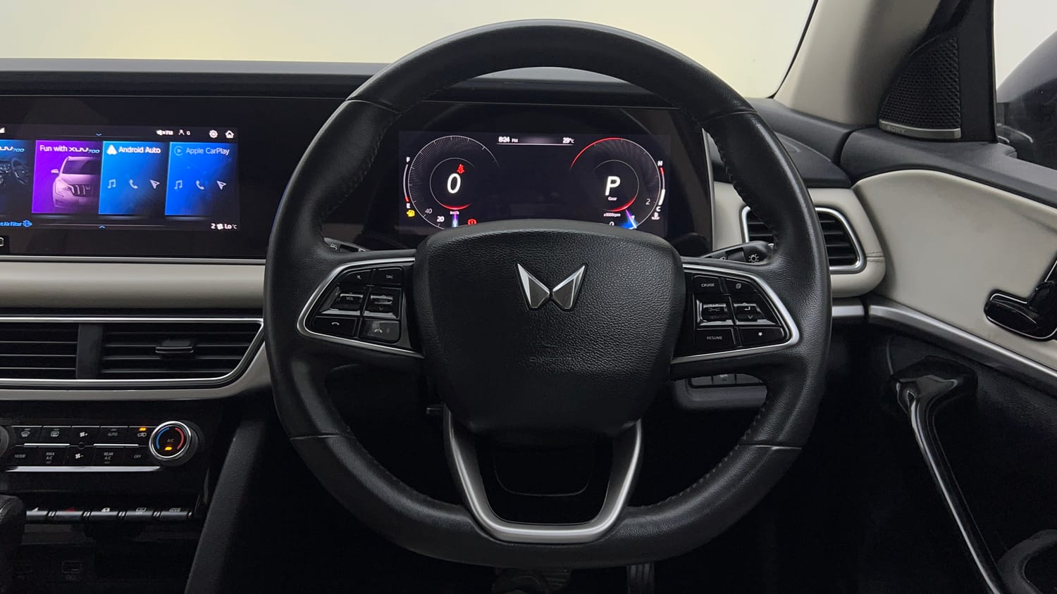 Used 2021 Mahindra XUV700 AX 7 Diesel AT Luxury Pack 7 STR Diesel Automatic interior STEERING VIEW