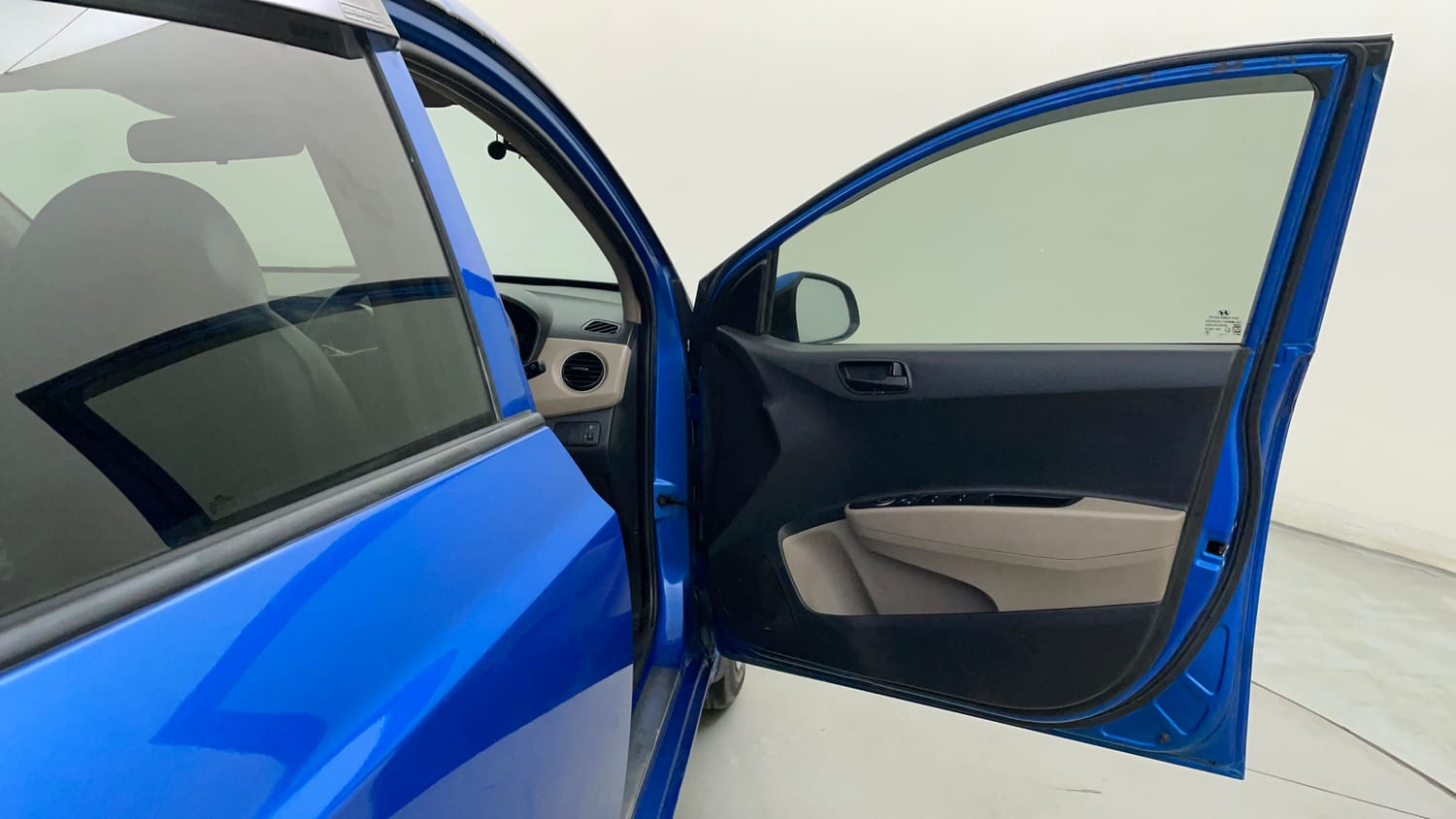 Used 2018 Hyundai Grand i10 Magna 1.2 Kappa VTVT Petrol Manual interior RIGHT SIDE REAR DOOR CABIN VIEW