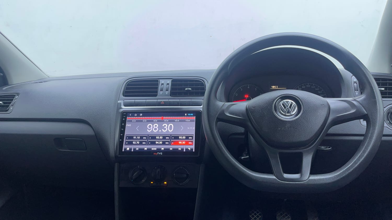 Used 2015 Volkswagen Polo Trendline 1.2L (P) Petrol Manual interior DASHBOARD VIEW