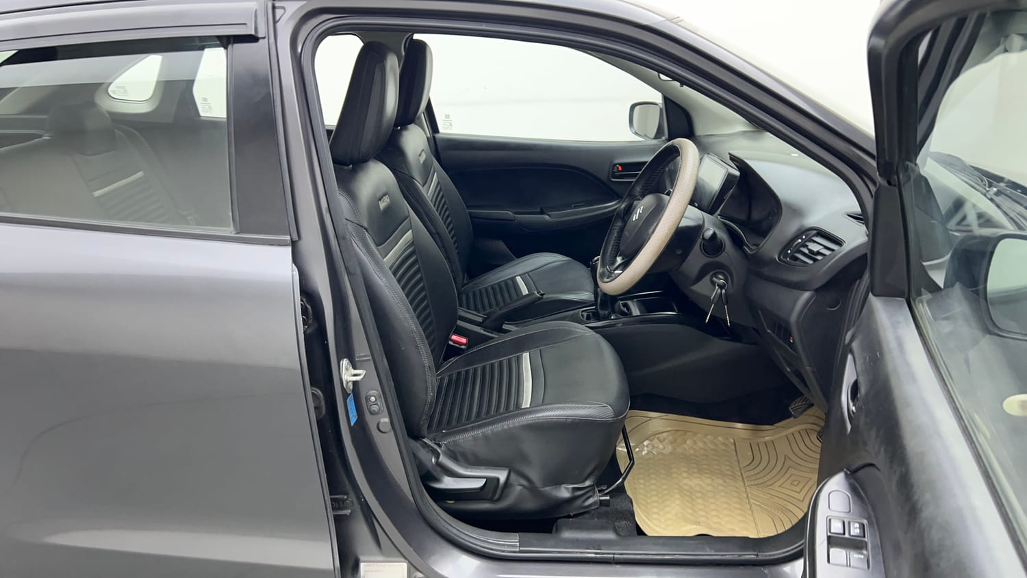 Used 2017 Maruti Suzuki Baleno Sigma 1.2 Petrol Manual interior RIGHT SIDE FRONT DOOR CABIN VIEW