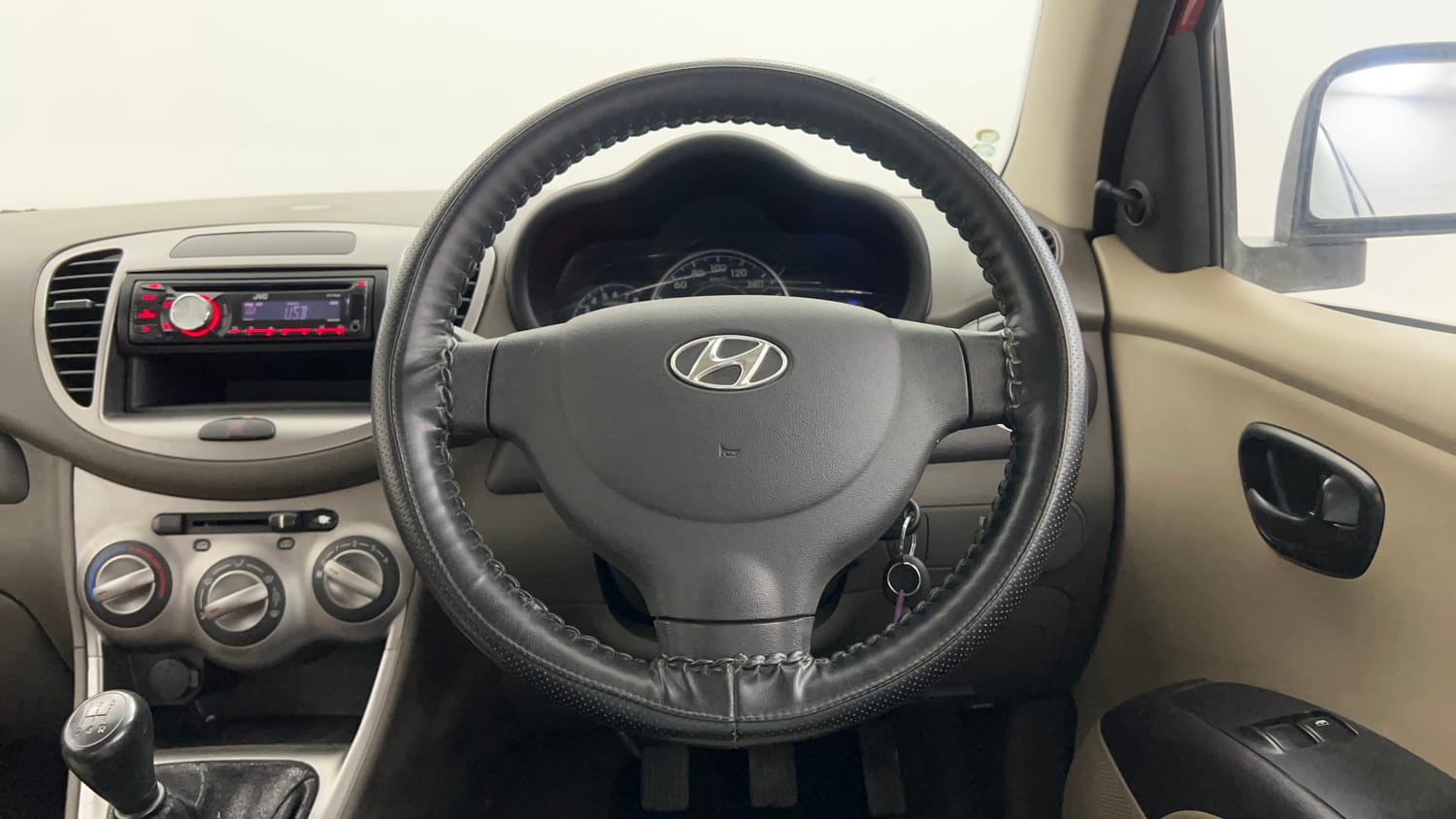 Used 2013 Hyundai i10 Era 1.1 iRDE2 Petrol Manual interior STEERING VIEW