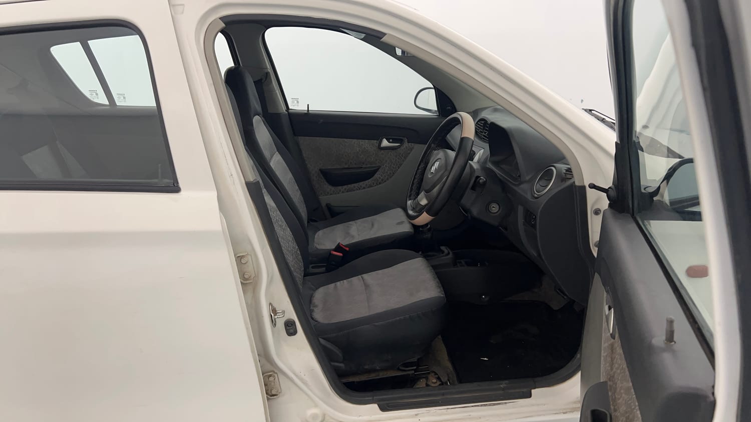 Used 2017 Maruti Suzuki Alto 800 LXi Petrol Manual interior RIGHT SIDE FRONT DOOR CABIN VIEW