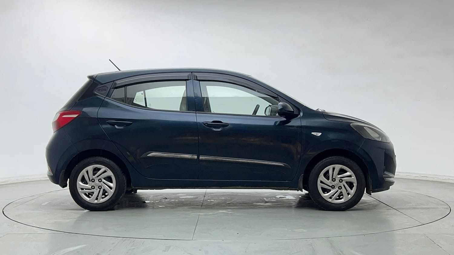 Used 2021 Hyundai Grand i10 Nios Magna 1.2 Kappa VTVT Petrol Manual exterior RIGHT SIDE VIEW