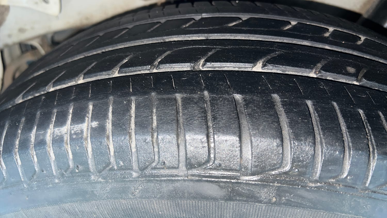Used 2022 Honda City 4th Generation V Petrol Petrol Manual tyres LEFT REAR TYRE TREAD VIEW