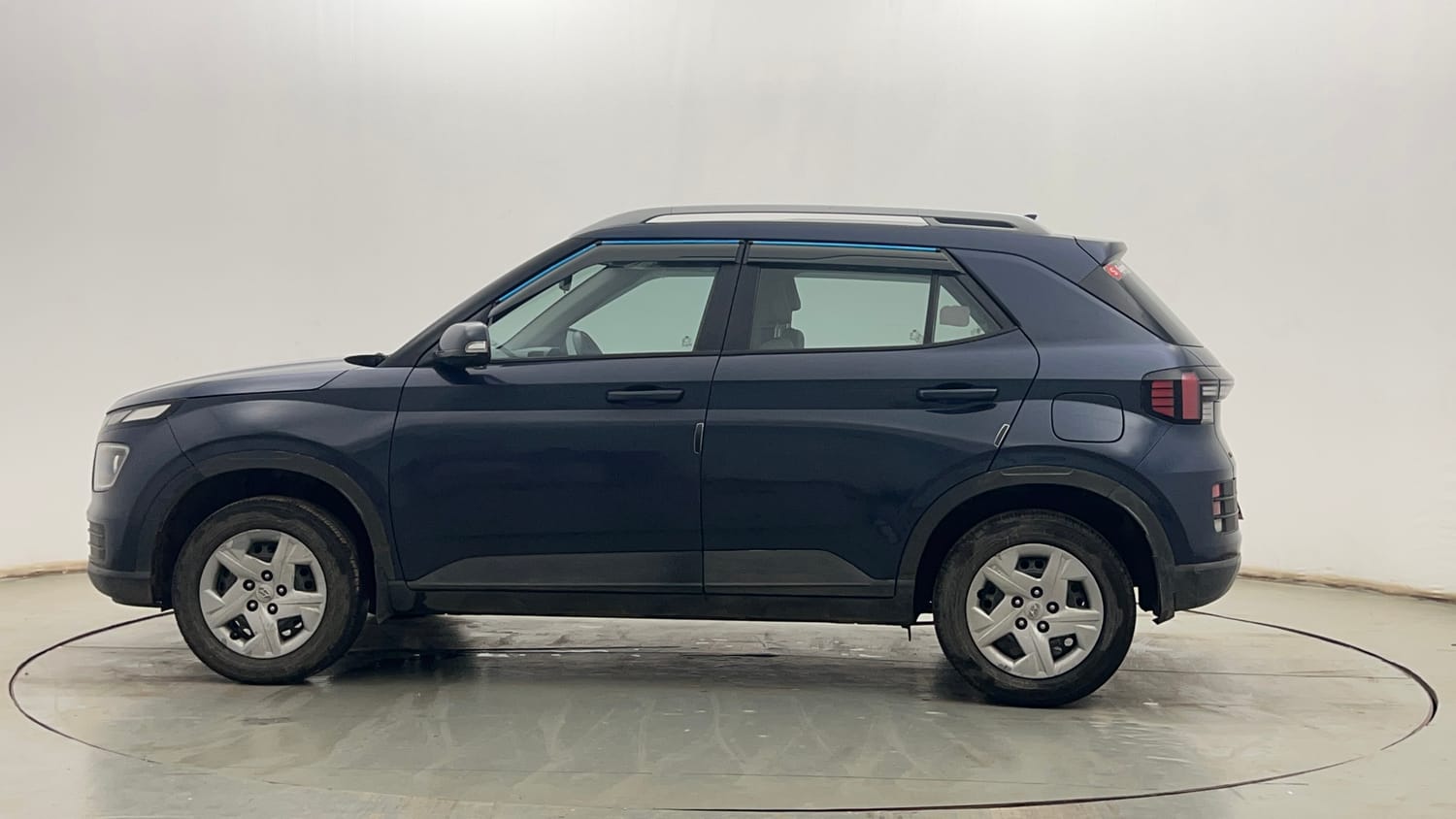 Used 2022 Hyundai Venue SX 1.2 Petrol Petrol Manual exterior LEFT SIDE VIEW