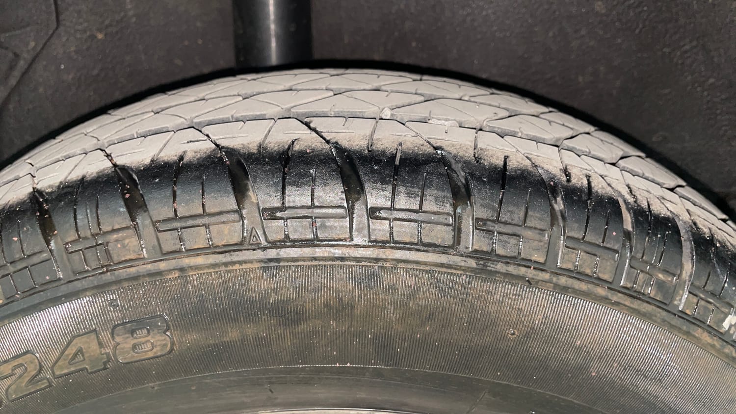 Used 2015 Maruti Suzuki Ritz Vxi BS-IV Petrol Manual tyres RIGHT REAR TYRE TREAD VIEW